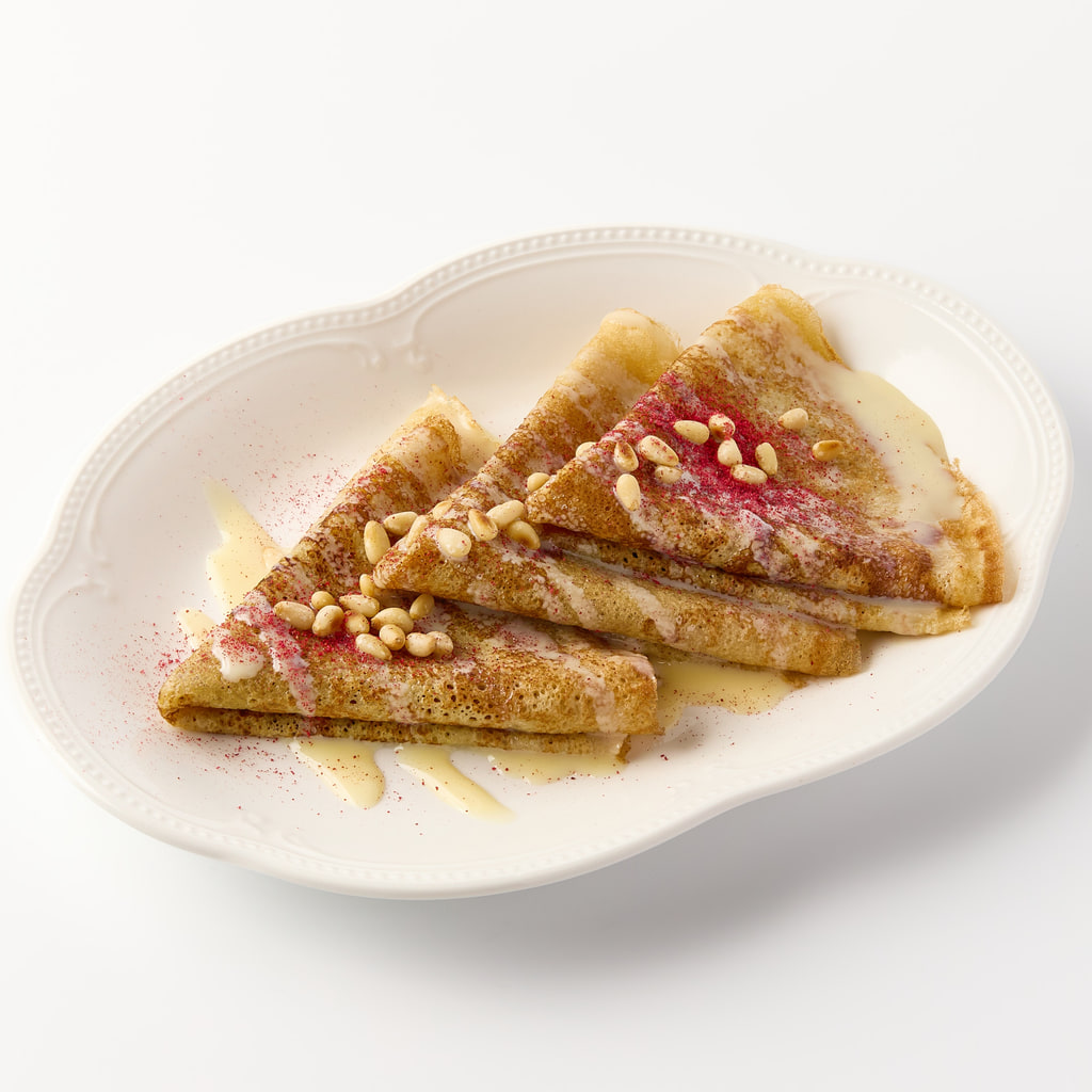 Блины со сгущенкой и кедровым орехом